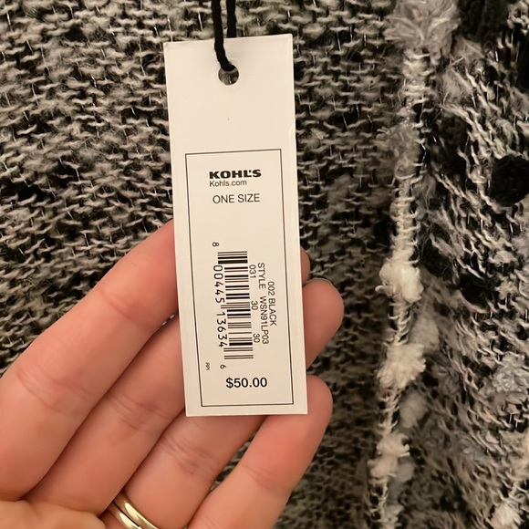 Cozy Shawl - Picture 4 of 7